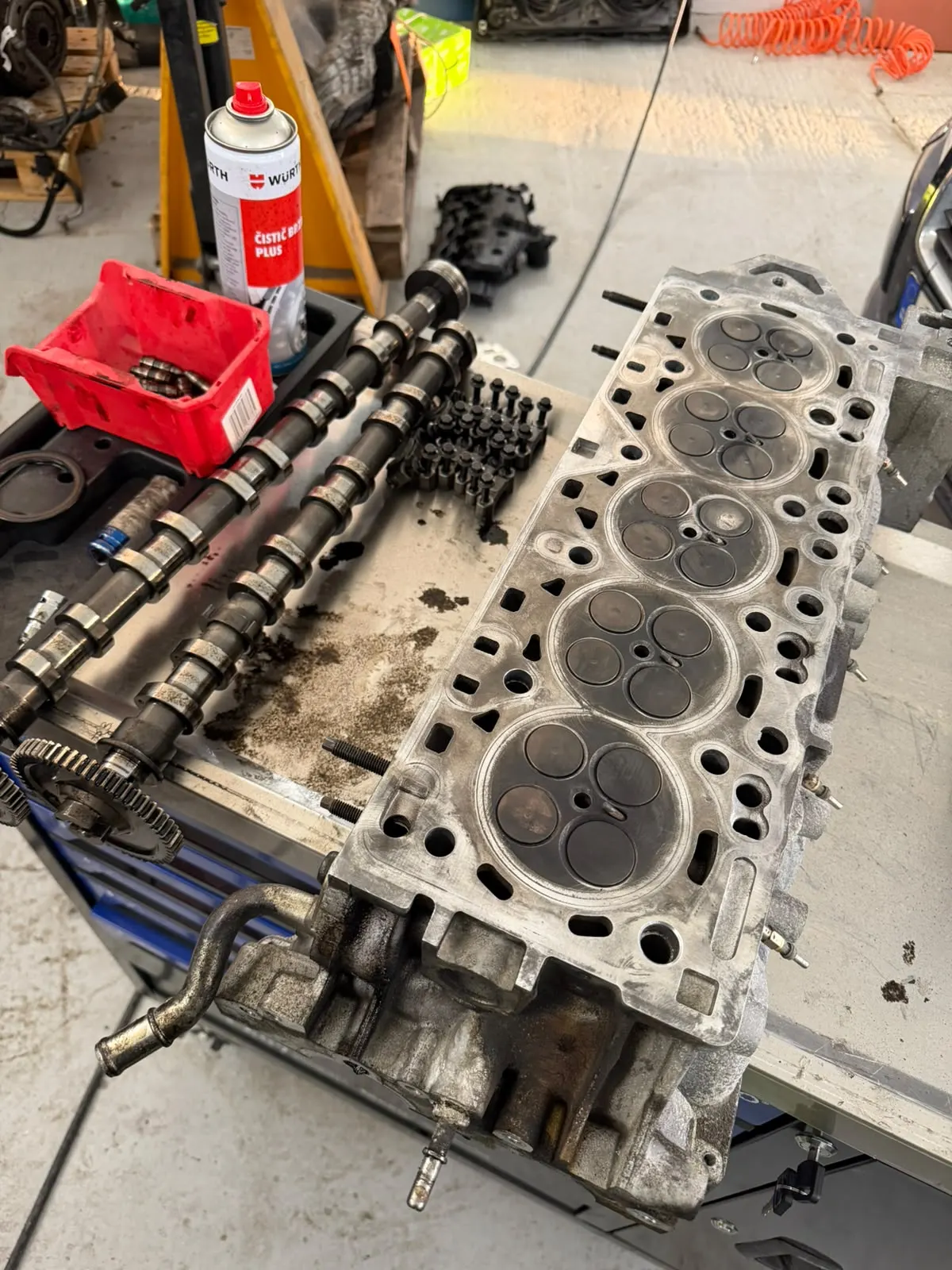 Generální oprava motoru D5244T10 z Volvo S80 2.4 D5 (151 kW)